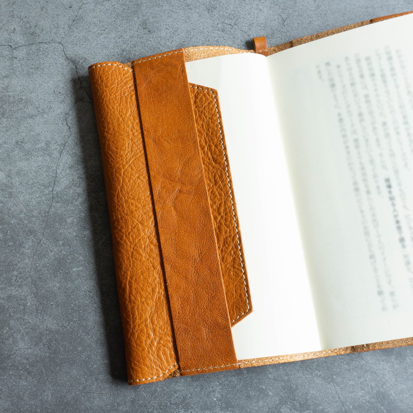 C<RASCO ≪Shrinkシリーズ≫ ブックカバー 新書判 本革 ベジタブル・タンニン・シュリンクレザー